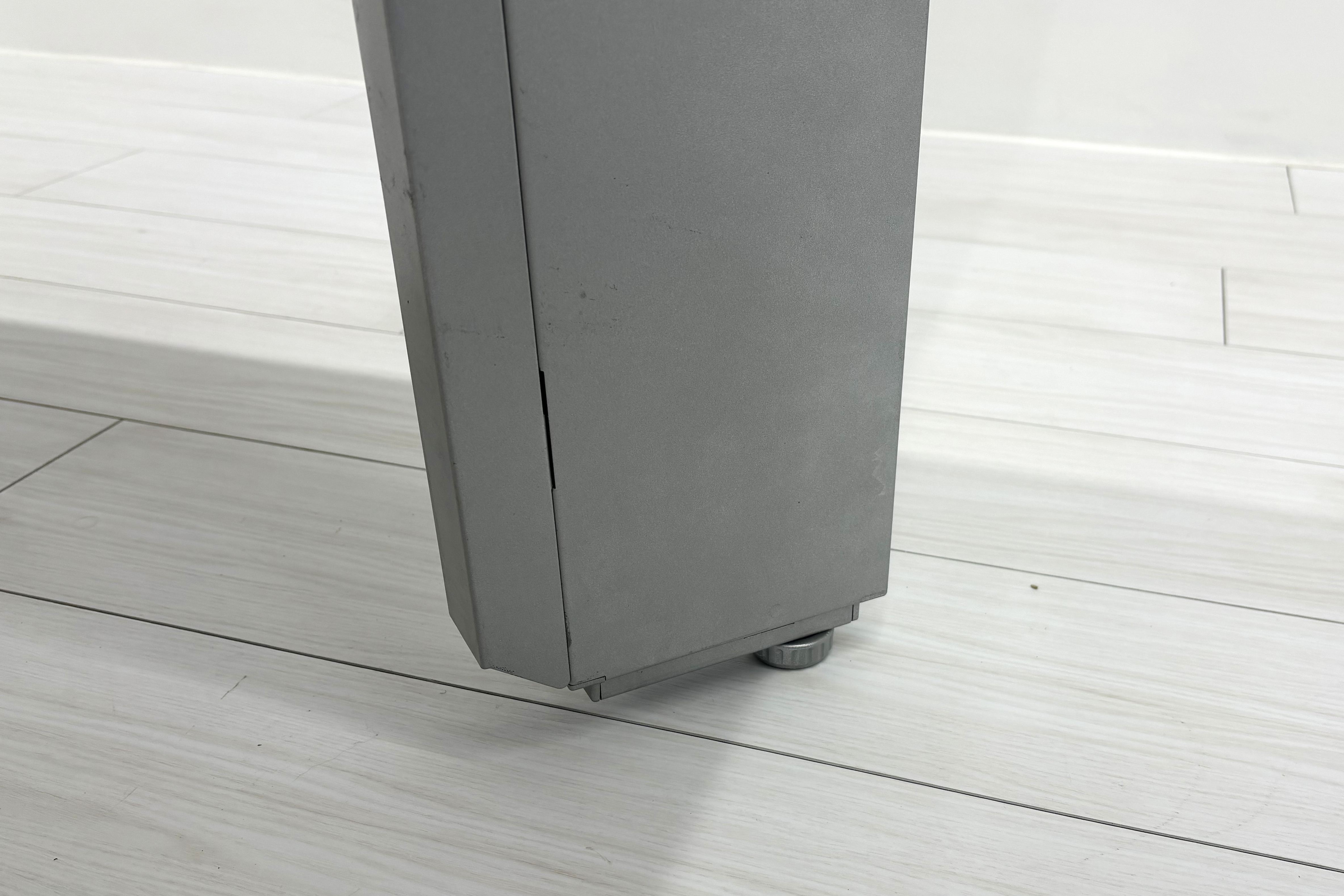 オカムラ プロユニット L型デスク L字デスク 中古 Ｌ字机 中古デスク 中古オフィス家具 オフィスデスク 事務机 1600/1400/720 右550の画像