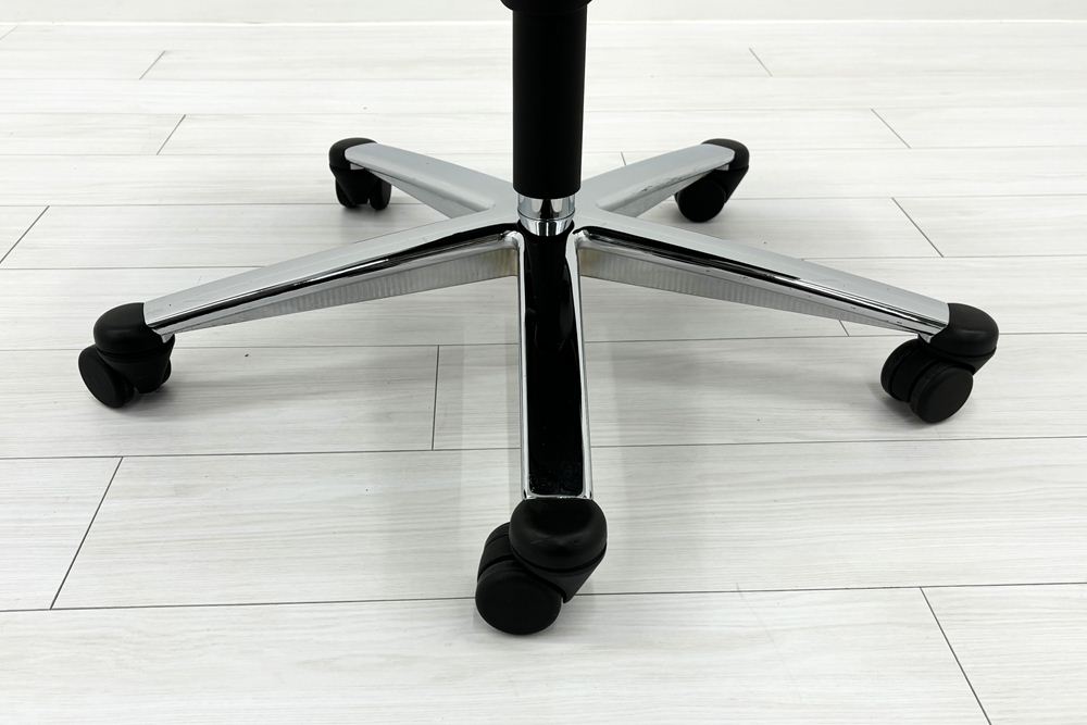  Wilkhahn Modus ウィルクハーン モダスチェア 中古 エグゼクティブチェア マネジメントチェア ブラック 中古オフィス家具 本革張り レザーの画像