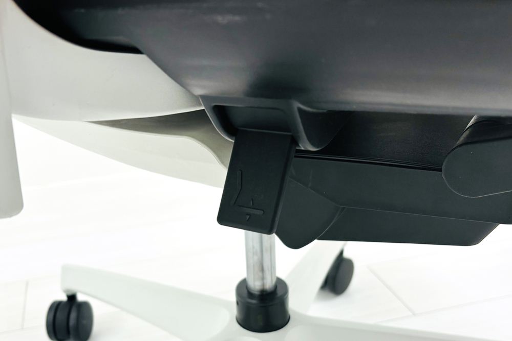 コクヨ デュオラチェア 中古 ハイバック 2016年製 KOKUYO Duora クッション 可動肘 中古オフィス家具 オレンジの画像