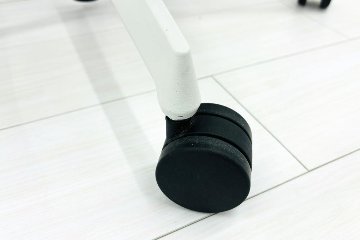 コクヨ デュオラチェア 中古 ハイバック 2016年製 KOKUYO Duora クッション 可動肘 中古オフィス家具 オレンジの画像