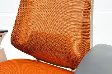 コクヨ デュオラチェア 中古 ハイバック 2016年製 KOKUYO Duora クッション 可動肘 中古オフィス家具 オレンジの画像