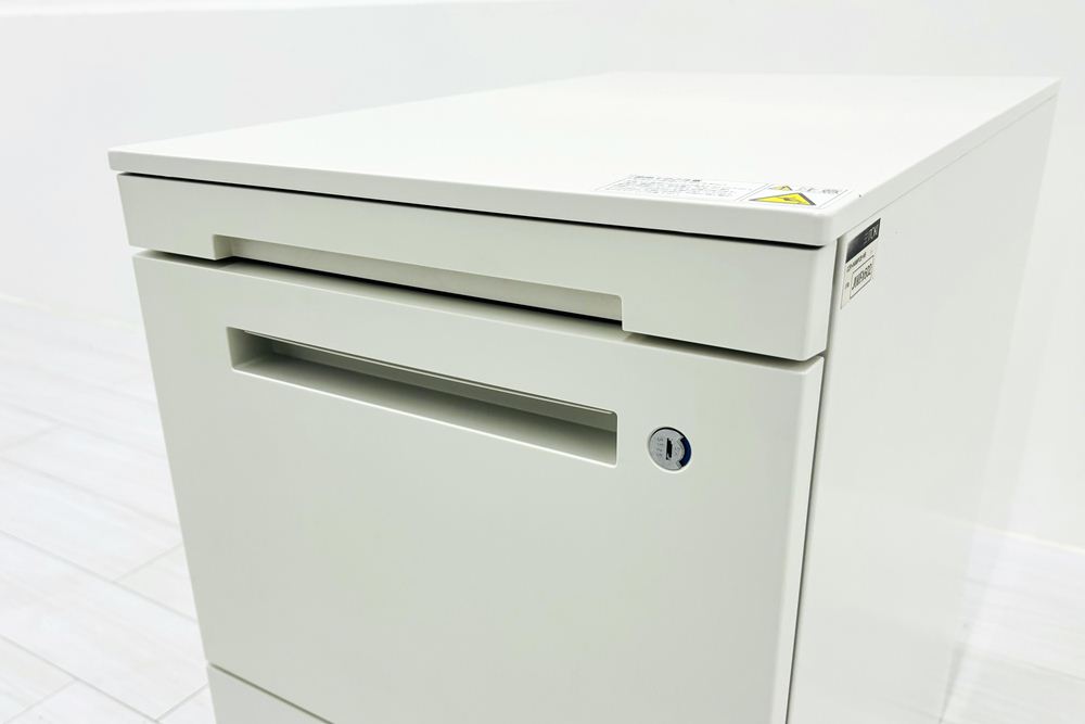 イトーキ CZRワゴン スチールワゴン 3段ワゴン 中古 収納家具 袖机 脇机 ホワイト ワゴン3段 シリンダー錠 400/593/657の画像