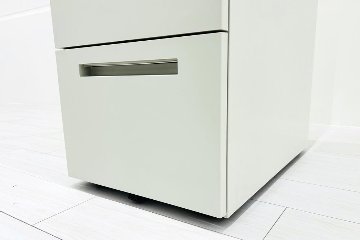 イトーキ CZRワゴン スチールワゴン 3段ワゴン 中古 収納家具 袖机 脇机 ホワイト ワゴン3段 シリンダー錠 400/593/657の画像