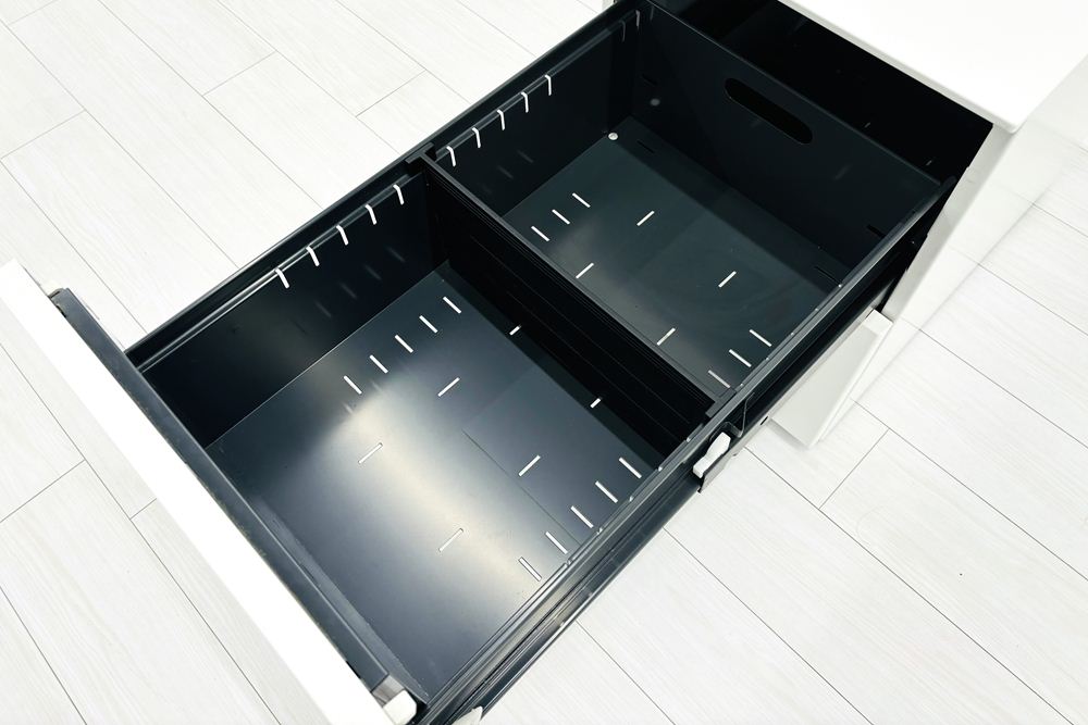 コクヨ ISシリーズ 2段ワゴン 中古 キャビネット 収納家具 袖机 脇机 ホワイト ワゴン2段 中古オフィス家具 シリンダー錠 395/602/600の画像