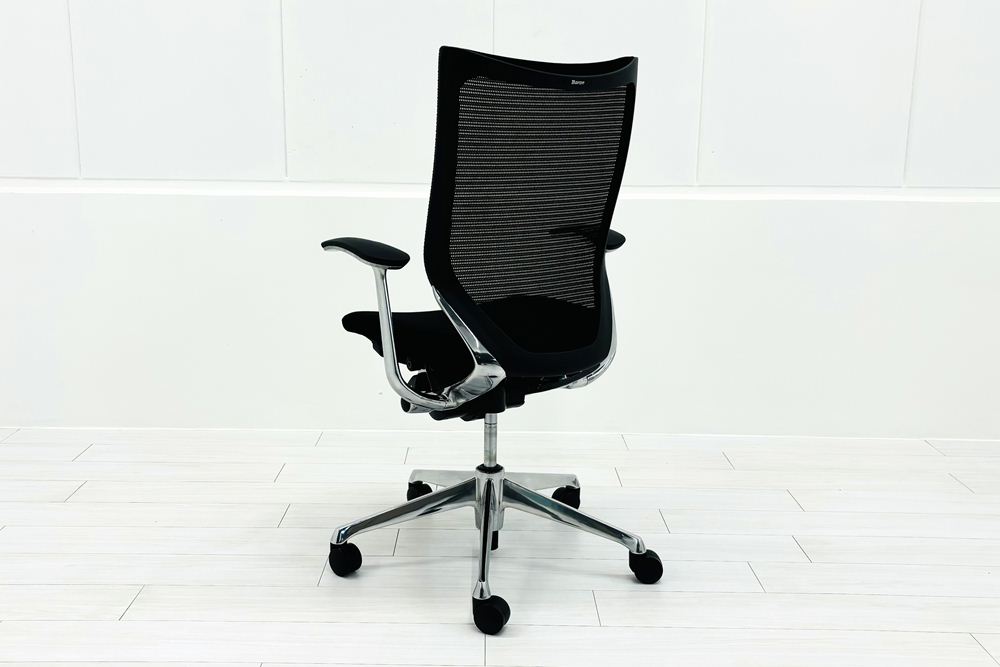 【ポリッシュ脚ピカピカ磨き有！】Baron Chair バロンチェア オカムラ ブラック 中古 固定肘 中古オフィス家具 ハイバックメッシュ 事務椅子 オフィスチェアの画像