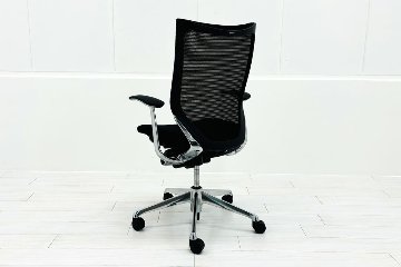【ポリッシュ脚ピカピカ磨き有！】Baron Chair バロンチェア オカムラ ブラック 中古 固定肘 中古オフィス家具 ハイバックメッシュ 事務椅子 オフィスチェアの画像