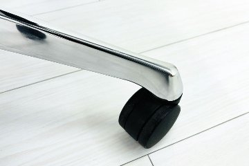 【ポリッシュ脚ピカピカ磨き有！】バロンチェア オカムラ ブラック 中古 Baron Chair 可動肘 中古オフィス家具 ローバックメッシュ 事務椅子 オフィスチェアの画像