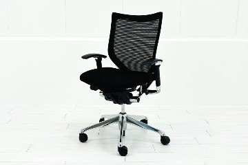 【ポリッシュ脚ピカピカ磨き有！】バロンチェア オカムラ ブラック 中古 Baron Chair 可動肘 中古オフィス家具 ローバックメッシュ 事務椅子 オフィスチェアの画像