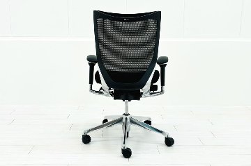 【ポリッシュ脚ピカピカ磨き有！】バロンチェア オカムラ ブラック 中古 Baron Chair 可動肘 中古オフィス家具 ローバックメッシュ 事務椅子 オフィスチェアの画像