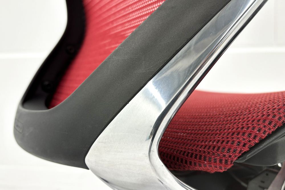 バロンチェア 中古 オカムラ Baron 可動肘 ハイバック 中古オフィス家具 中古オフィスチェア 事務椅子 メッシュチェア レッドの画像