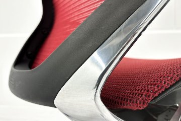 バロンチェア 中古 オカムラ Baron 可動肘 ハイバック 中古オフィス家具 中古オフィスチェア 事務椅子 メッシュチェア レッドの画像