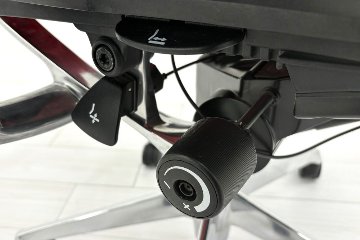 バロンチェア 中古 オカムラ Baron 可動肘 ハイバック 中古オフィス家具 中古オフィスチェア 事務椅子 メッシュチェア レッドの画像