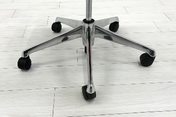 バロンチェア 中古 オカムラ Baron 可動肘 ハイバック 中古オフィス家具 中古オフィスチェア 事務椅子 メッシュチェア レッドの画像