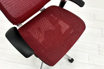 バロンチェア 中古 オカムラ Baron 可動肘 ハイバック 中古オフィス家具 中古オフィスチェア 事務椅子 メッシュチェア レッドの画像