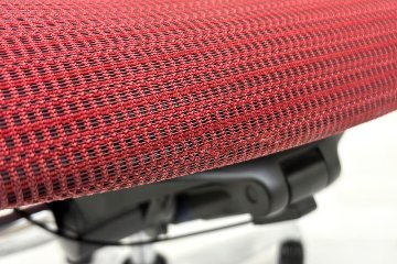 バロンチェア 中古 オカムラ Baron 可動肘 ハイバック 中古オフィス家具 中古オフィスチェア 事務椅子 メッシュチェア レッドの画像