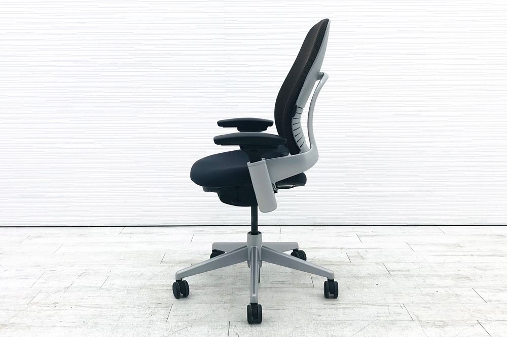 リープチェア V2 スチールケース 中古 背ブラウン 座グレー Steelcase Leap 中古オフィス家具 OAチェア 46216189の画像