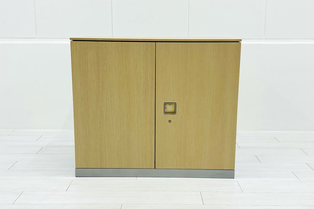 オカムラ レクトライン 2段両開き書庫 中古 スチール書庫 キャビネット 中古オフィス家具 ネオウッドライト 900/450/775 シリンダー錠の画像