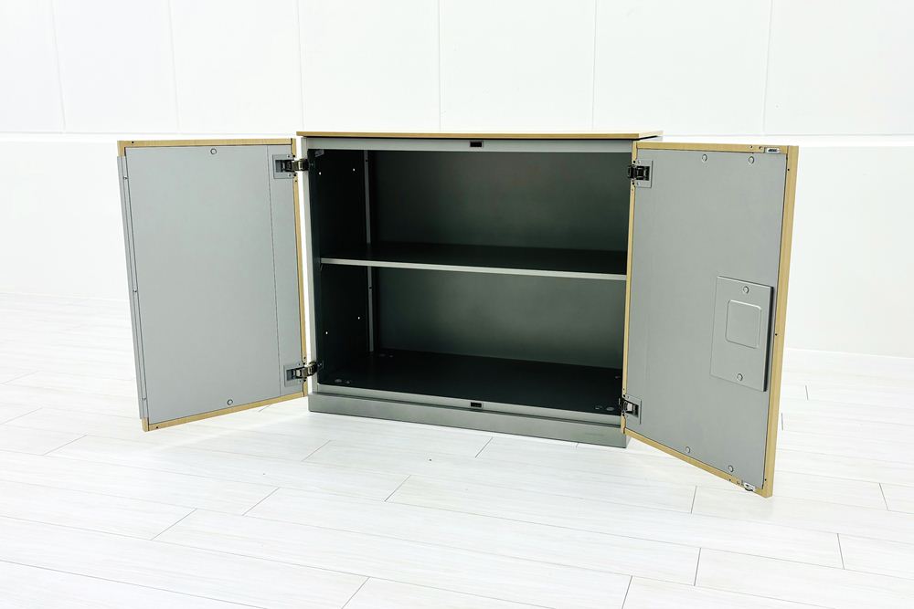 オカムラ レクトライン 2段両開き書庫 中古 スチール書庫 キャビネット 中古オフィス家具 ネオウッドライト 900/450/775 シリンダー錠の画像