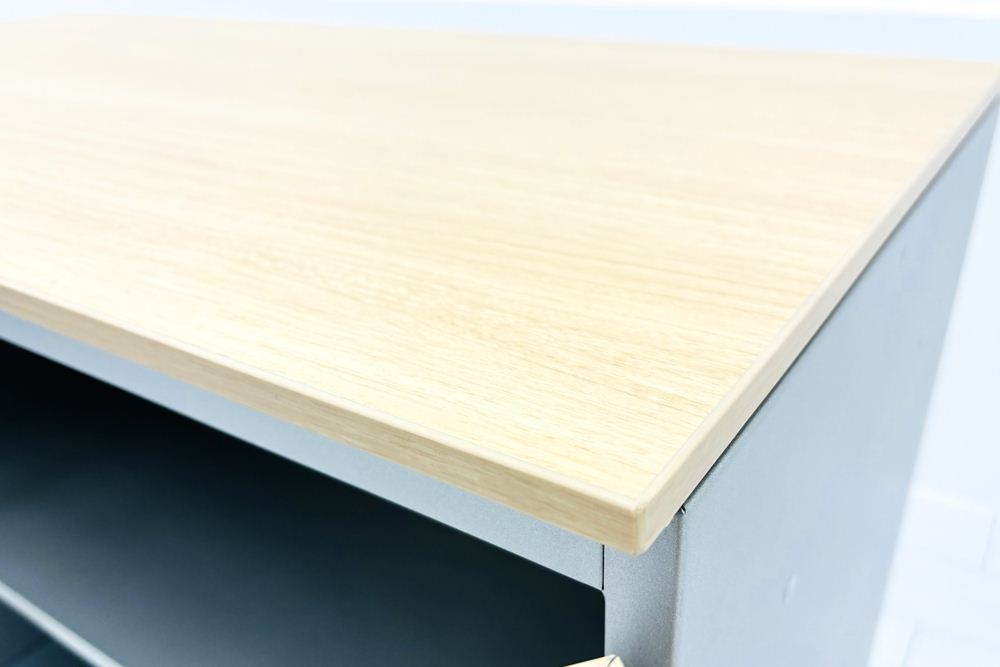 オカムラ レクトライン 2段両開き書庫 中古 スチール書庫 キャビネット 中古オフィス家具 ネオウッドライト 900/450/775 シリンダー錠の画像