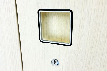 オカムラ レクトライン 2段両開き書庫 中古 スチール書庫 キャビネット 中古オフィス家具 ネオウッドライト 900/450/775 シリンダー錠の画像