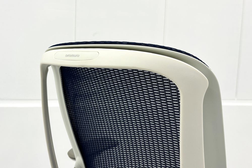 【ポリッシュ脚ピカピカ磨き有！】オカムラ シルフィーチェア 中古 2020年製 ハイバック 可動肘 OKAMURA Sylphy クッション 中古オフィス家具 C685BW-FMP3 ミディアムブルーの画像