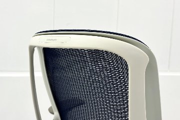 【ポリッシュ脚ピカピカ磨き有！】オカムラ シルフィーチェア 中古 2020年製 ハイバック 可動肘 OKAMURA Sylphy クッション 中古オフィス家具 C685BW-FMP3 ミディアムブルーの画像