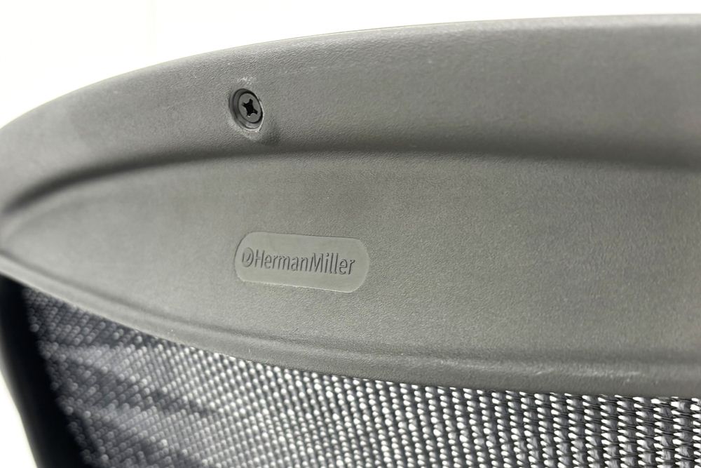 【ポリッシュ脚ピカピカ磨き有！】アーロンチェア 中古 Bサイズ フル装備 タキシードメッシュ ハーマンミラー 肘レバー アルミ脚 レザーアーム Herman Miller Aeron Chairの画像