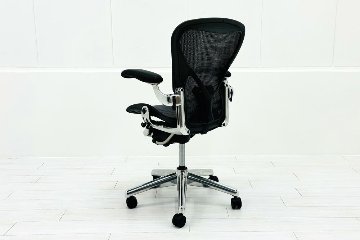 【ポリッシュ脚ピカピカ磨き有！】アーロンチェア 中古 Bサイズ フル装備 タキシードメッシュ ハーマンミラー 肘レバー アルミ脚 レザーアーム Herman Miller Aeron Chairの画像
