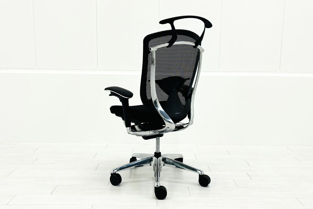 【ポリッシュ脚ピカピカ磨き有！】オカムラ コンテッサセコンダ Contessa seconda 2018年製 中古 高機能チェア 中古オフィス家具 ブラックの画像