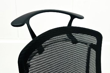 【ポリッシュ脚ピカピカ磨き有！】オカムラ コンテッサセコンダ Contessa seconda 2018年製 中古 高機能チェア 中古オフィス家具 ブラックの画像