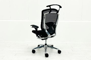 【ポリッシュ脚ピカピカ磨き有！】オカムラ コンテッサセコンダ Contessa seconda 2018年製 中古 高機能チェア 中古オフィス家具 ブラックの画像