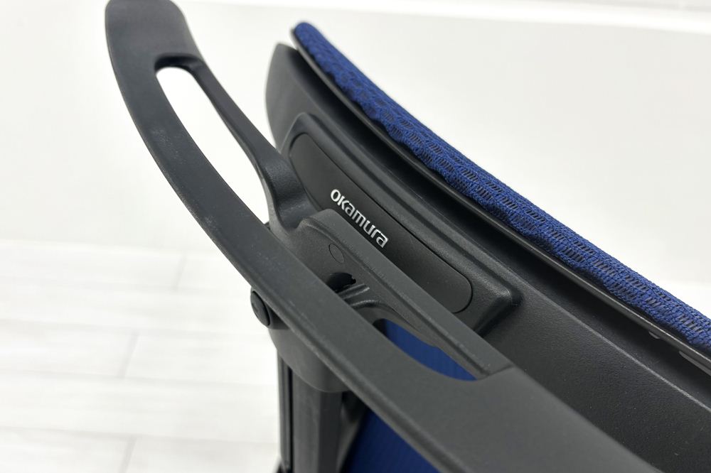 【ポリッシュ脚ピカピカ磨き有！】オカムラ シルフィーチェア 中古 2020年製 ハイバックメッシュ 可動肘 OKAMURA  Sylphy 中古オフィス家具 ミディアムブルーの画像