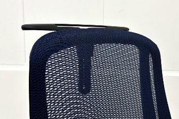 【ポリッシュ脚ピカピカ磨き有！】オカムラ シルフィーチェア 中古 2020年製 ハイバックメッシュ 可動肘 OKAMURA  Sylphy 中古オフィス家具 ミディアムブルーの画像