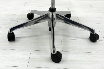 【ポリッシュ脚ピカピカ磨き有！】オカムラ シルフィーチェア 中古 2020年製 ハイバックメッシュ 可動肘 OKAMURA  Sylphy 中古オフィス家具 ミディアムブルーの画像