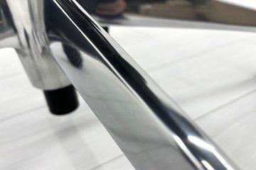 【ポリッシュ脚ピカピカ磨き有！】オカムラ シルフィーチェア 中古 2020年製 ハイバックメッシュ 可動肘 OKAMURA  Sylphy 中古オフィス家具 ミディアムブルーの画像