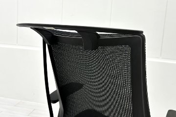 コクヨ デュオラチェア 中古 2017年製 KOKUYO Duora クッション 可動肘 中古オフィス家具 ブラックの画像