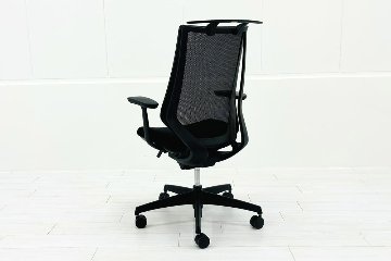コクヨ デュオラチェア 中古 2017年製 KOKUYO Duora クッション 可動肘 中古オフィス家具 ブラックの画像