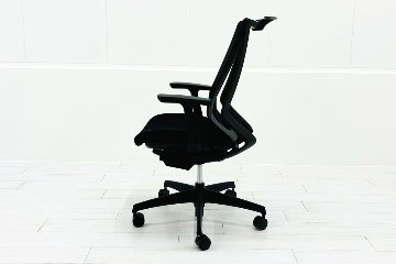 コクヨ デュオラチェア 中古 2017年製 KOKUYO Duora クッション 可動肘 中古オフィス家具 ブラックの画像