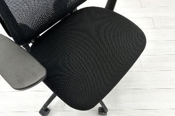 コクヨ デュオラチェア 中古 2017年製 KOKUYO Duora クッション 可動肘 中古オフィス家具 ブラックの画像