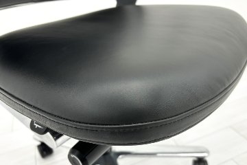 【ポリッシュ脚ピカピカ磨き有！】レオニスチェア LEONIS イトーキ 中古 2020年製 【6脚セット】 役員チェア ハイバック エグゼクティブチェア 中古オフィス家具 レザーの画像