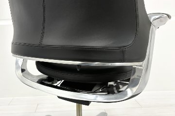 【ポリッシュ脚ピカピカ磨き有！】レオニスチェア LEONIS イトーキ 中古 2020年製 【6脚セット】 役員チェア ハイバック エグゼクティブチェア 中古オフィス家具 レザーの画像