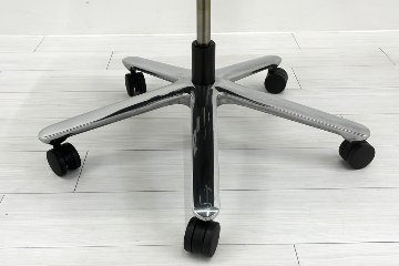 【ポリッシュ脚ピカピカ磨き有！】レオニスチェア LEONIS イトーキ 中古 2020年製 【6脚セット】 役員チェア ハイバック エグゼクティブチェア 中古オフィス家具 レザーの画像