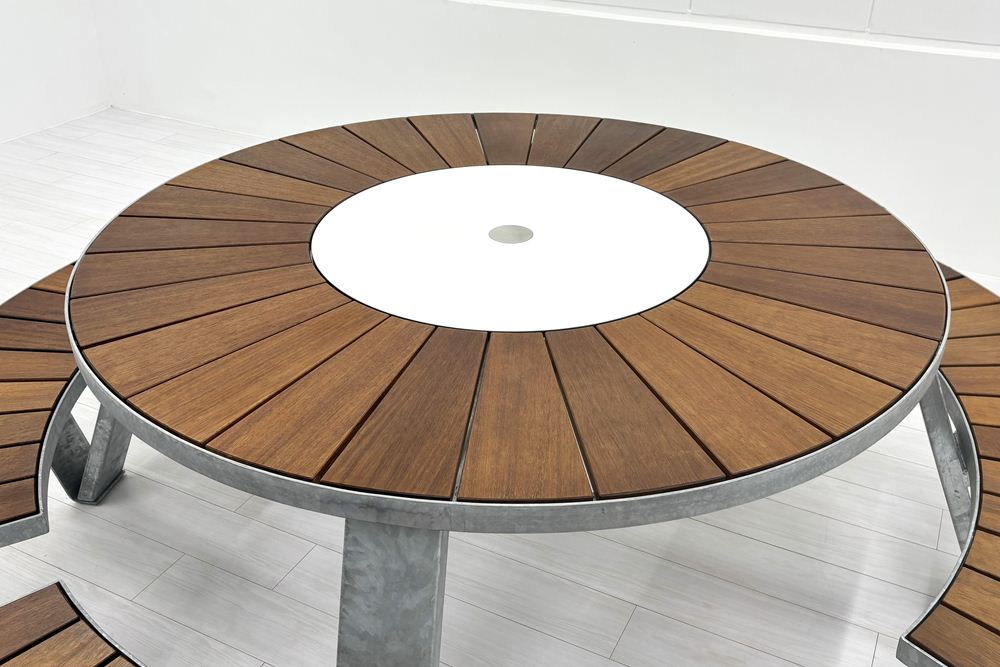  extremis Pantagruel picnic エクストレミス パンタグリュエル ピクニック 中古 屋外ベンチ ガーデニングテーブル 中古オフィス家具の画像