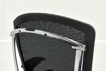 【ポリッシュ脚ピカピカ磨き有！】肘パッド新品交換 コンテッサチェア 中古 オカムラ Contessa 可動肘 中古オフィス家具 ブラック の画像