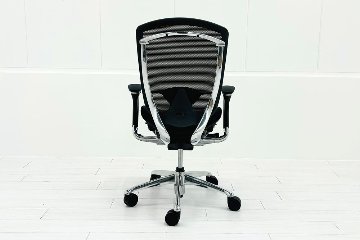 【ポリッシュ脚ピカピカ磨き有！】肘パッド新品交換 コンテッサチェア 中古 オカムラ Contessa 可動肘 中古オフィス家具 ブラック の画像