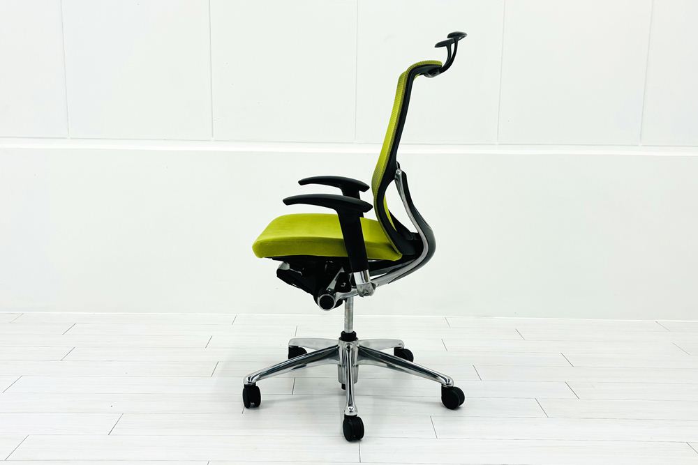 【ポリッシュ脚ピカピカ磨き有！】オカムラ ゼファーチェア 中古 中古オフィス家具 Zephyr 座クッション 背メッシュ 可動肘 グリーンの画像
