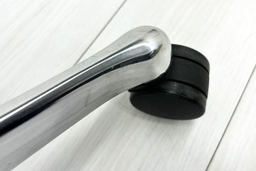 【ポリッシュ脚ピカピカ磨き有！】オカムラ ゼファーチェア 中古 中古オフィス家具 Zephyr 座クッション 背メッシュ 可動肘 グリーンの画像