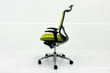 【ポリッシュ脚ピカピカ磨き有！】オカムラ ゼファーチェア 中古 中古オフィス家具 Zephyr 座クッション 背メッシュ 可動肘 グリーンの画像