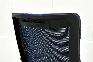 イトーキ エフチェア 中古 オフィスチェア クッション 可動肘 事務椅子 ITOKI 中古オフィス家具 ネイビーブルーの画像
