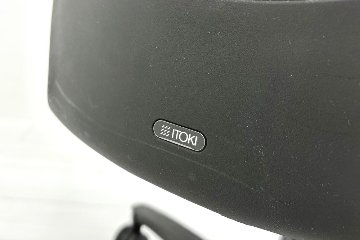 イトーキ エフチェア 中古 オフィスチェア クッション 可動肘 事務椅子 ITOKI 中古オフィス家具 ネイビーブルーの画像